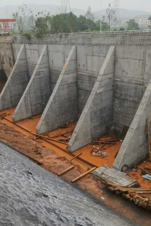焦作中站区锚杆式挡土墙